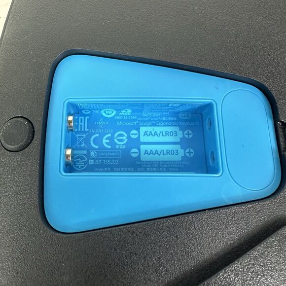 Microsoft Surface Edition 1559 Sculpt Ergonomic Wireless PC Keyboard No Dongle - Picture 6 of 6